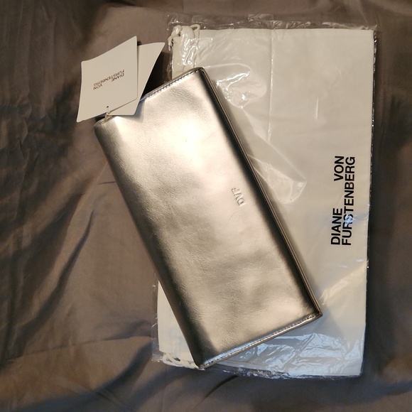 DVF Sliver Clutch - Picture 3 of 4